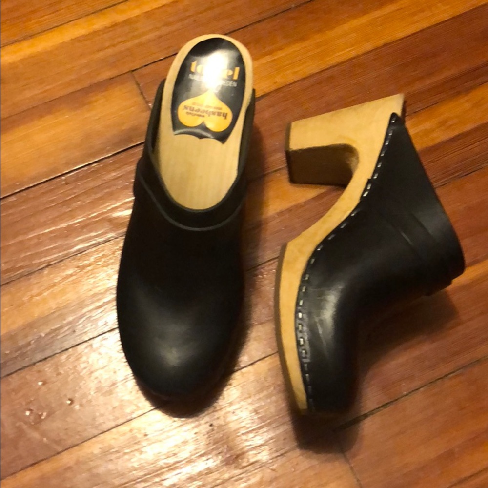Hasbeen’s Black Clogs